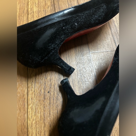 Christian Louboutin - Picture 3 of 7